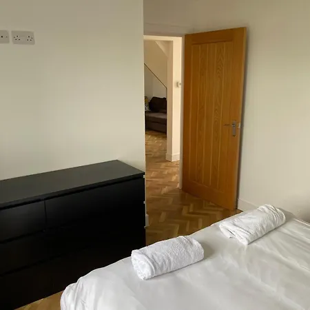 4 Bedroom In Frampton