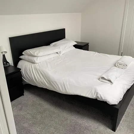 4 Bedroom In Frampton Bristol