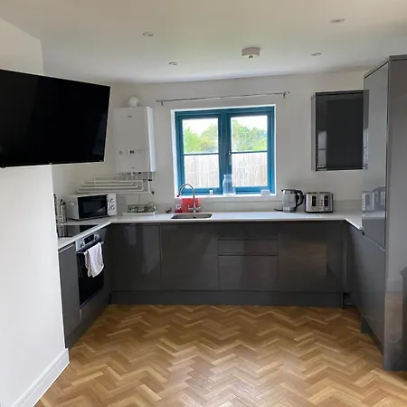 Holiday home 4 Bedroom In Frampton