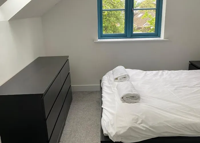 4 Bedroom In Frampton *